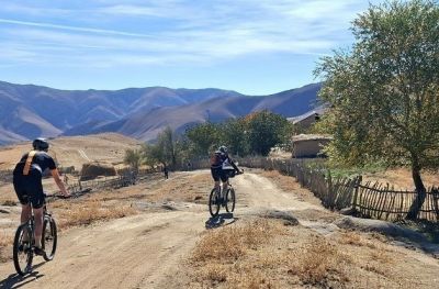 Malcolm Grant Cycling on the  tour with redspokes